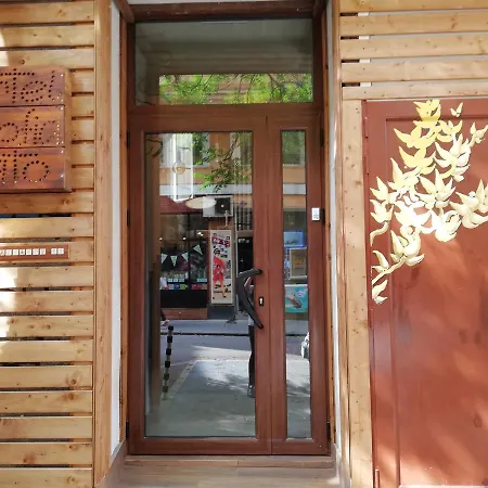6ato Art Hostel